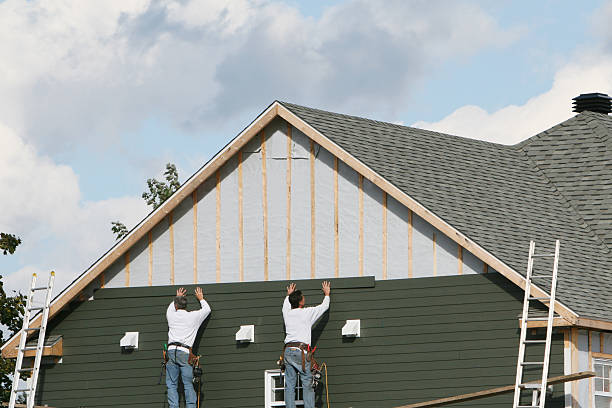 Professional Siding Installation technician working in Milford, PA